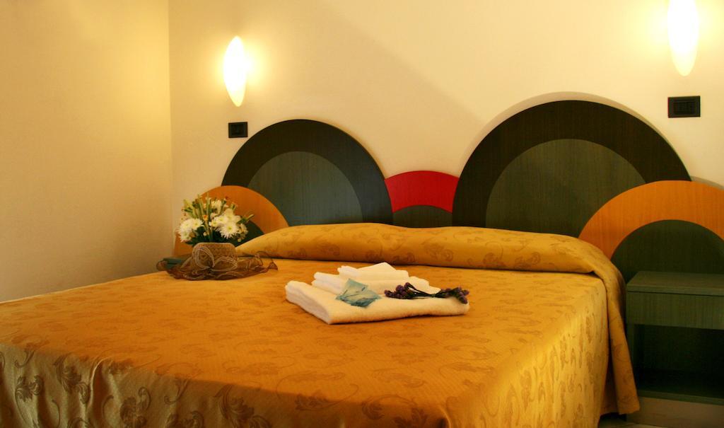 Hotel Excelsior Bellaria-Igea Marina Quarto foto